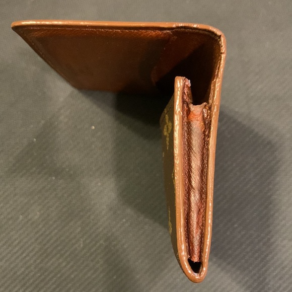 Louis Vuitton Bi Fold Card Holder - Picture 6 of 8